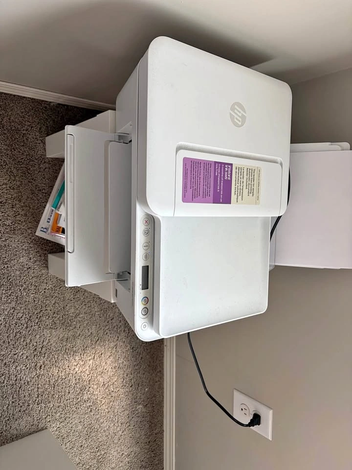 HP Printer + 2 Ink Cartridges – Moving Out Sale