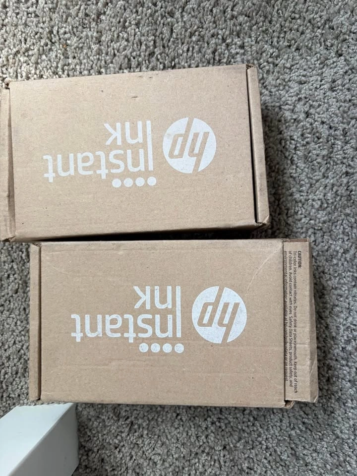 HP Printer + 2 Ink Cartridges – Moving Out Sale - photo 2