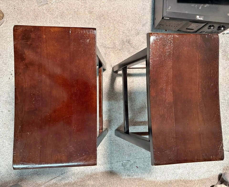 Wood saddle bar stool