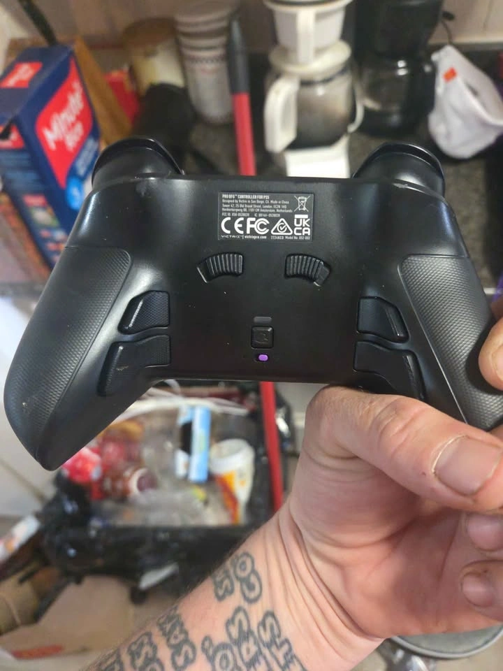 Victrix Pro BFG PS5 Controller with Case & Extras - photo 2