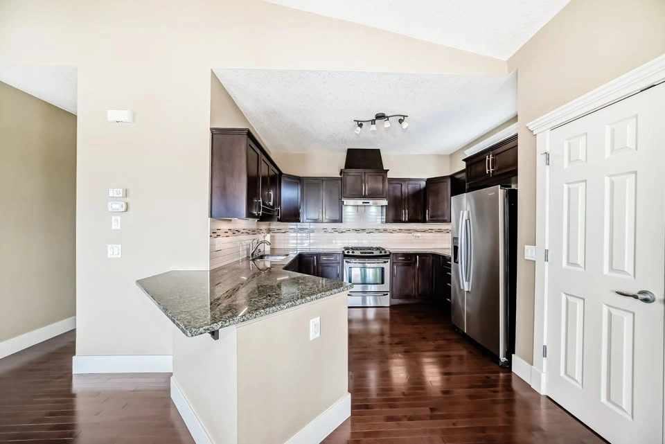 2 Beds 2 Baths Townhouse - photo 4