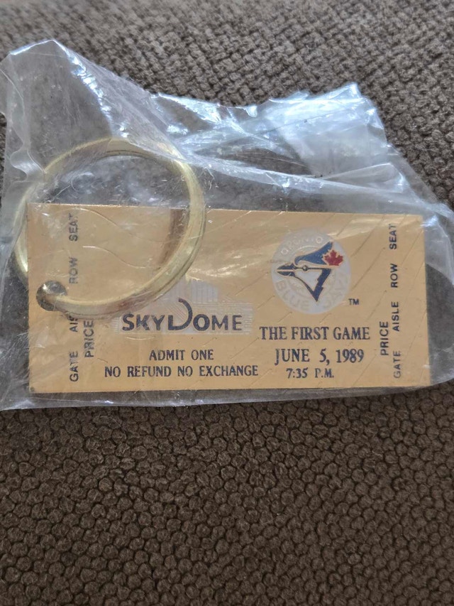 Toronto Blue Jays Skydome Keychain