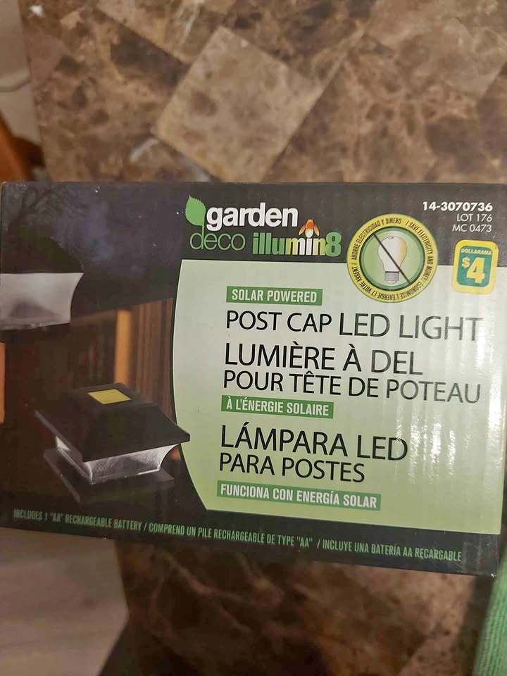 Garden Deco Illumin8 Solar Powered Post Cap LED Light