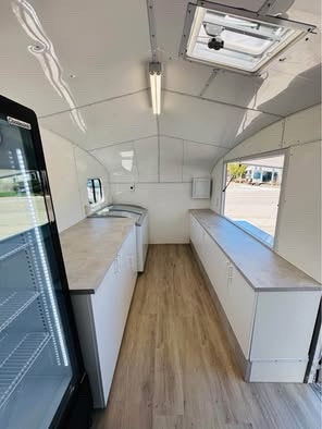 Brand new food trailer: ice cream, bubble waffles, coffee - photo 3