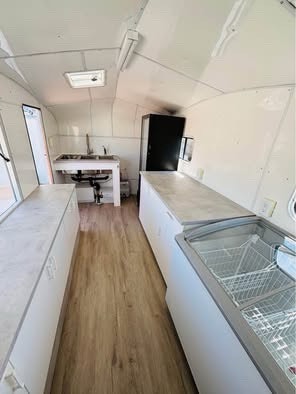 Brand new food trailer: ice cream, bubble waffles, coffee - photo 4