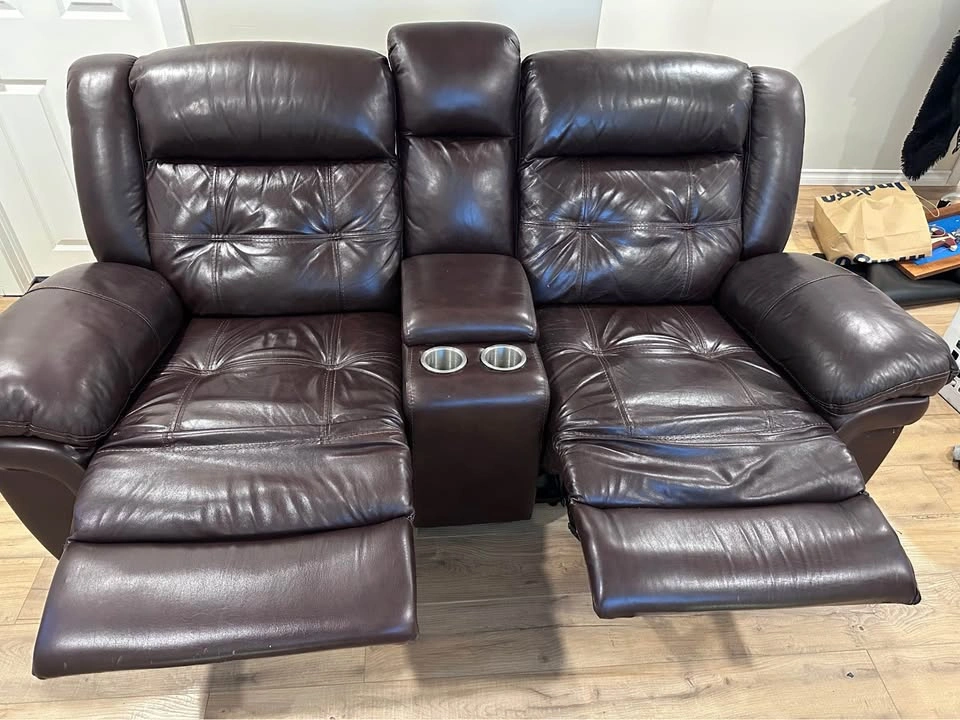 Leather Reclining Loveseat in Excellent Condition - photo 2