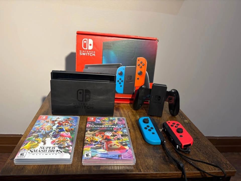 Nintendo Switch V2 Bundle + 2 Games + Box - photo 2