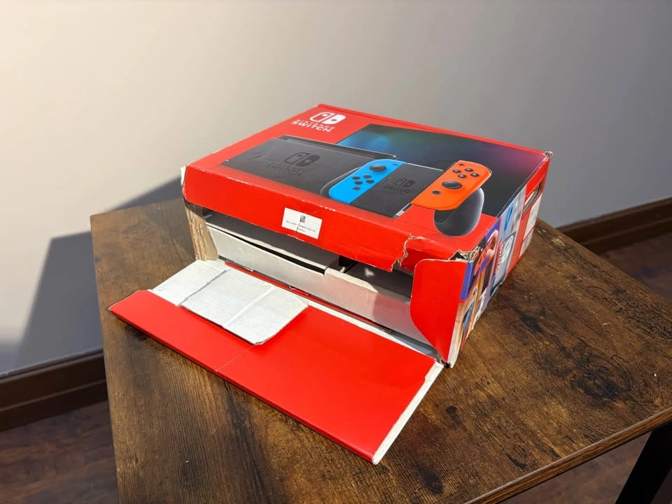 Nintendo Switch V2 Bundle + 2 Games + Box - photo 4
