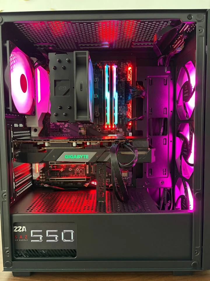 Gaming PC | RX 5700 XT | i7-7700K | 16GB RGB RAM | NVMe SSD - photo 2