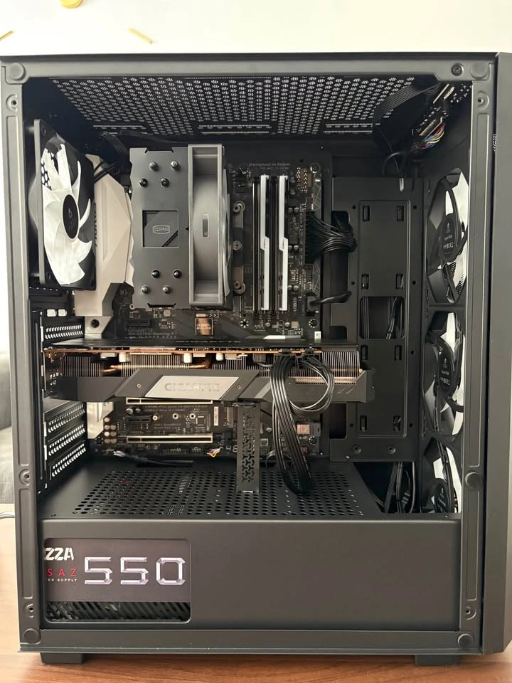 Gaming PC | RX 5700 XT | i7-7700K | 16GB RGB RAM | NVMe SSD - photo 3