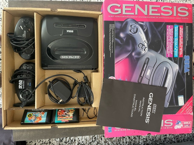 Sega Genesis with two games + original box and manual ⚽️ - photo 2