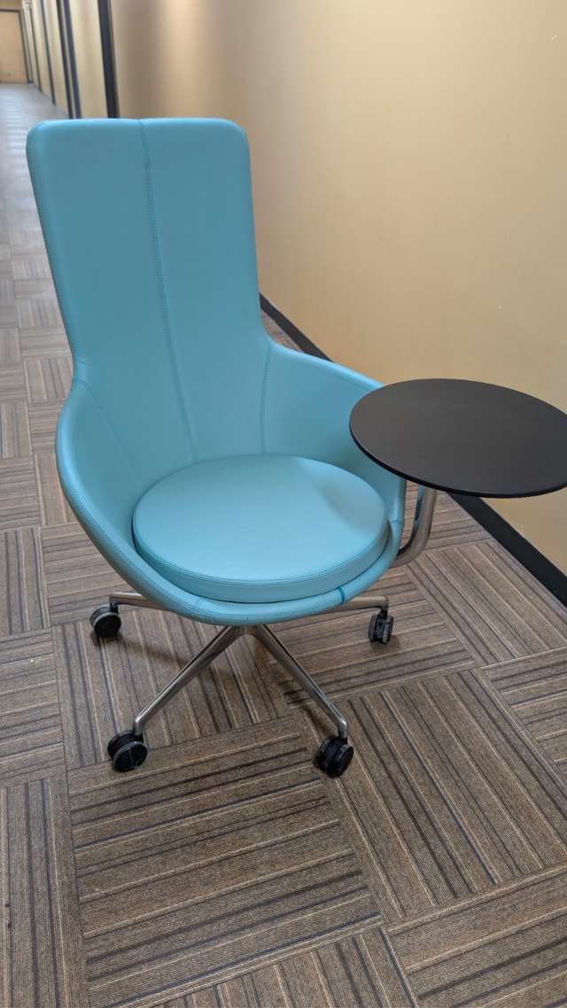 Keilhauer Hi End office chairs with tablet arm ⚽ - photo 3