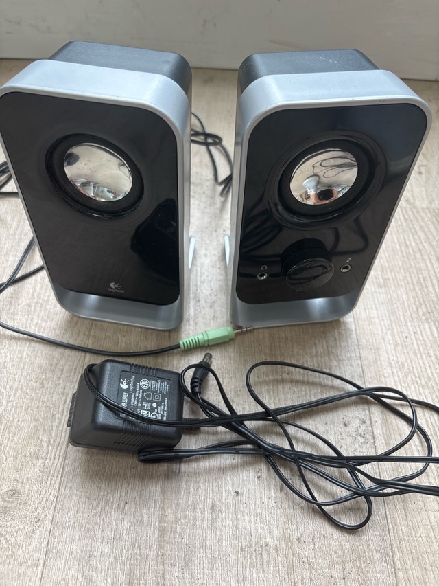 Logitech LS11 Speakers