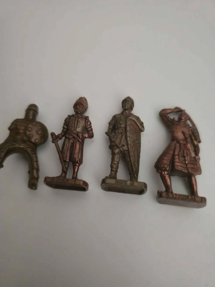 Unique Vintage Kinder Brass Mini Figures - photo 4