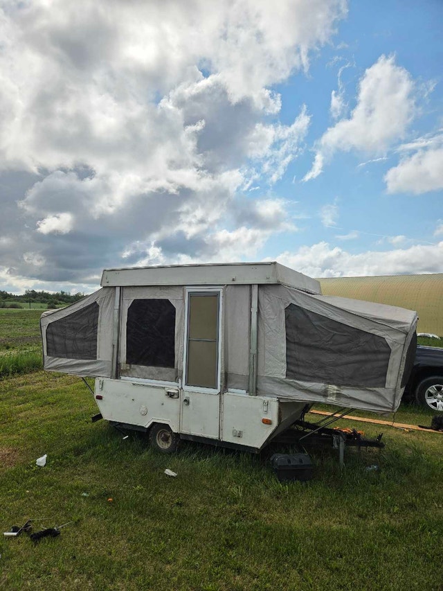 1992 Starcraft Meteorite tent trailer