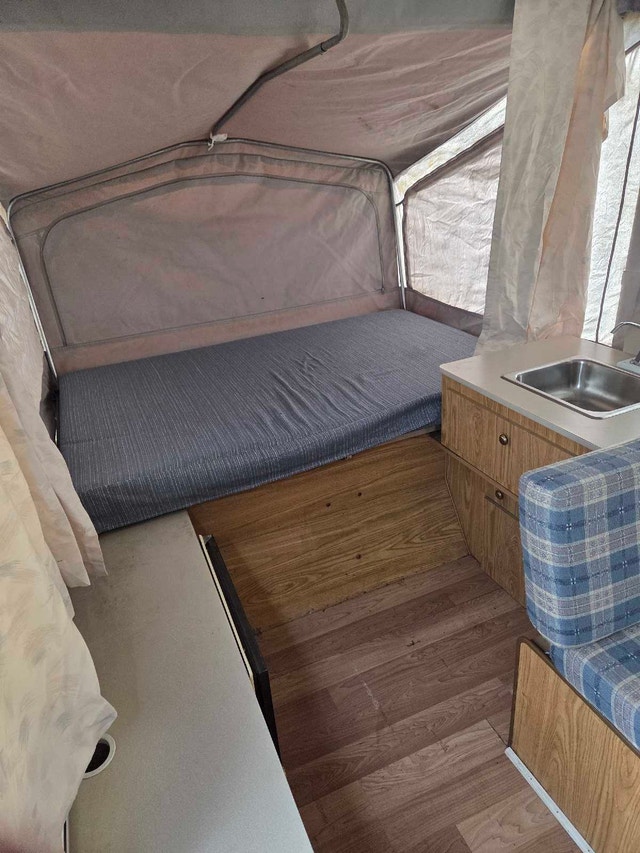 1992 Starcraft Meteorite tent trailer - photo 4