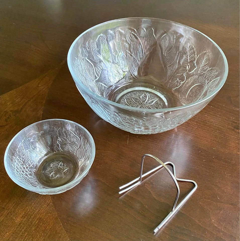 Vintage Pressed Glass Chip, Dip and Metal Clip Set