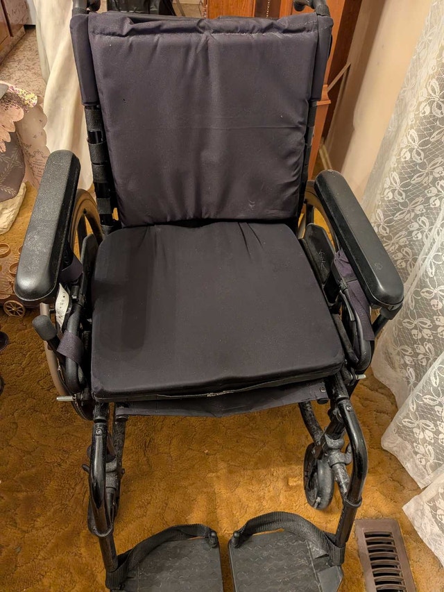 Motion Manual Wheelchair