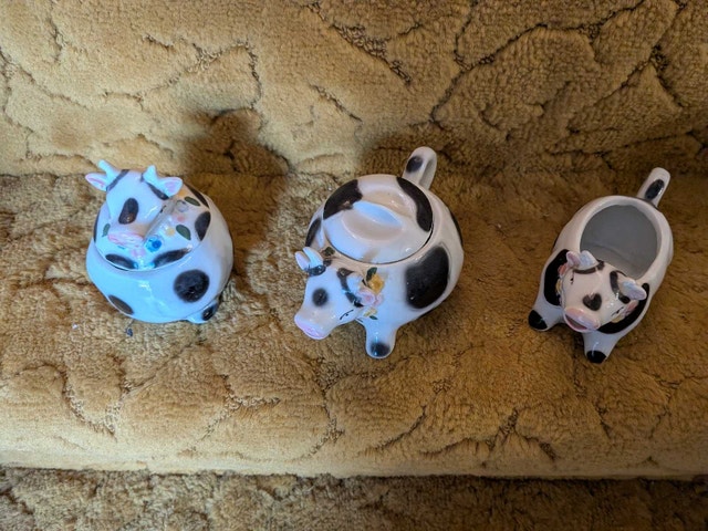 Ceramic Cow Sugar Bowl and Creamer Set
