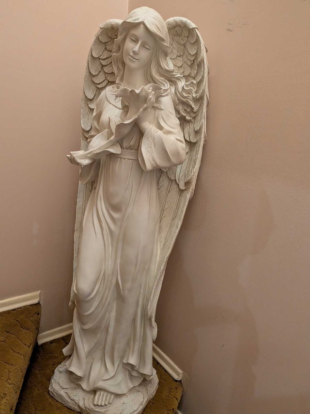 Angel Garden Statue - photo 2