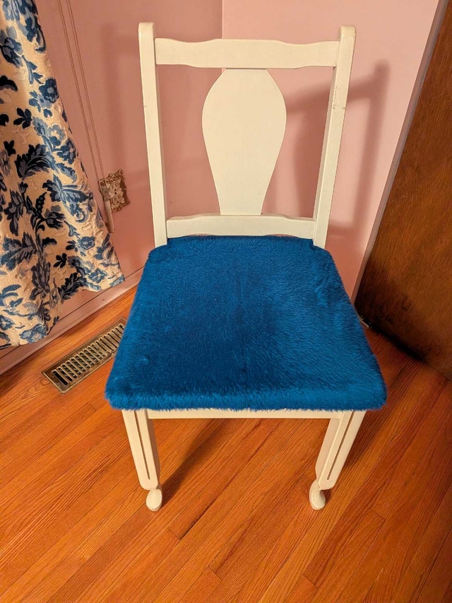 Sitting Chair
