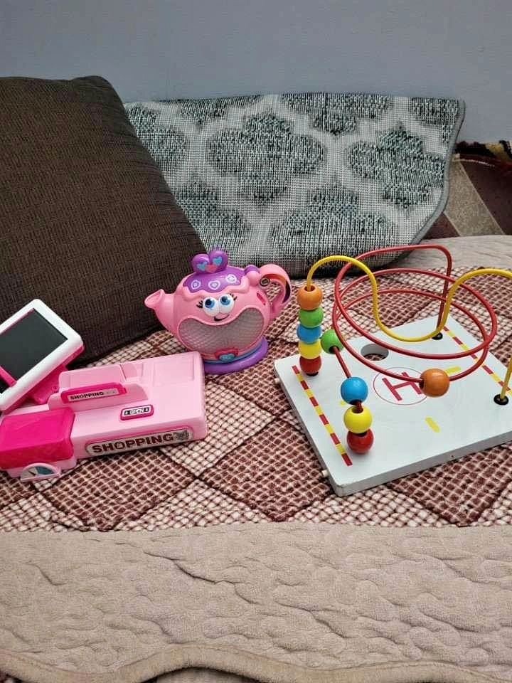 TOYS