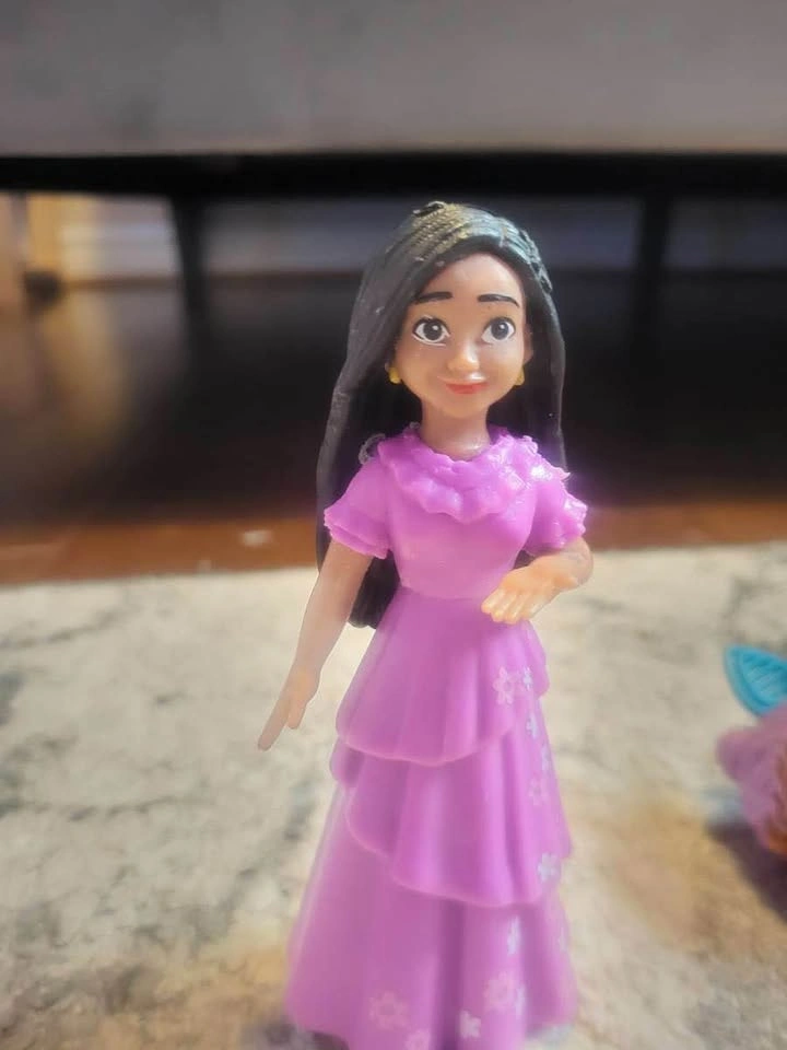 Isabela and lol doll character - photo 4