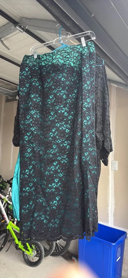 Black lace dress with teal lining - photo 2