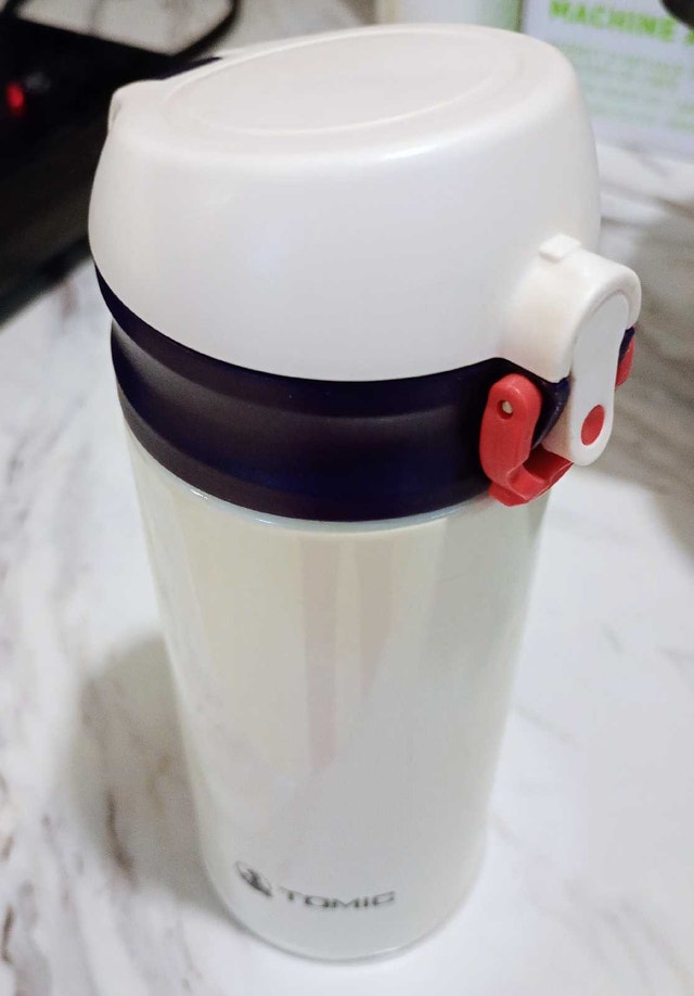 Tomic steel water bottle (300 ml) with locking cap