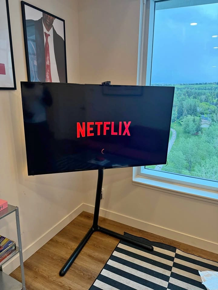 55” Smart TV + TV Stand Bundle