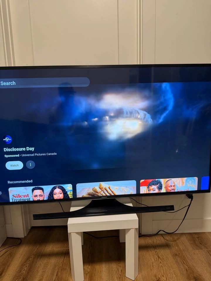 55” Samsung Smart TV - photo 3