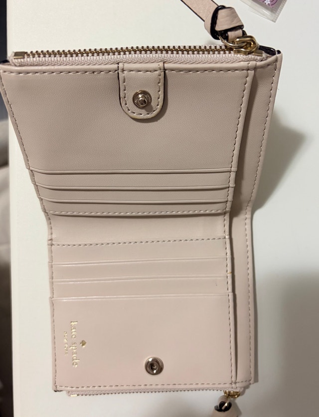 like new Kate Spade leather wallet with room for coins beige - photo 2