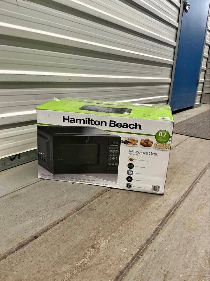Hamilton Beach 0.7 cu ft Microwave Oven