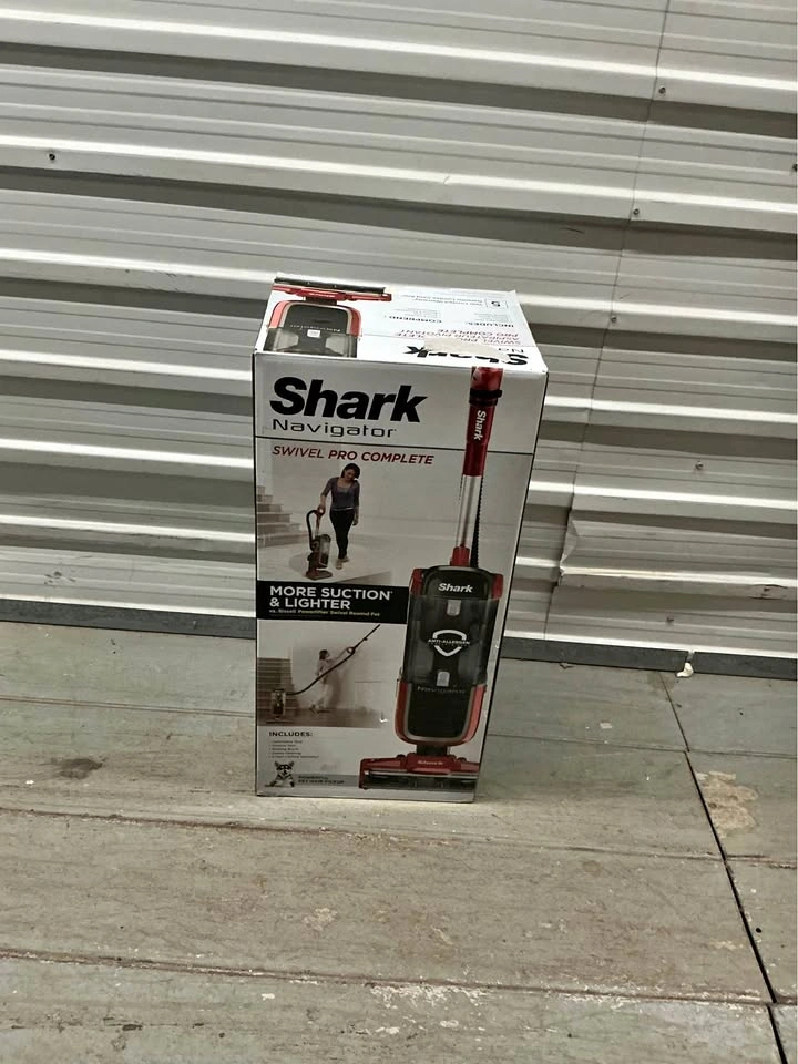 Shark Navigator Swivel Pro Complete Vacuum