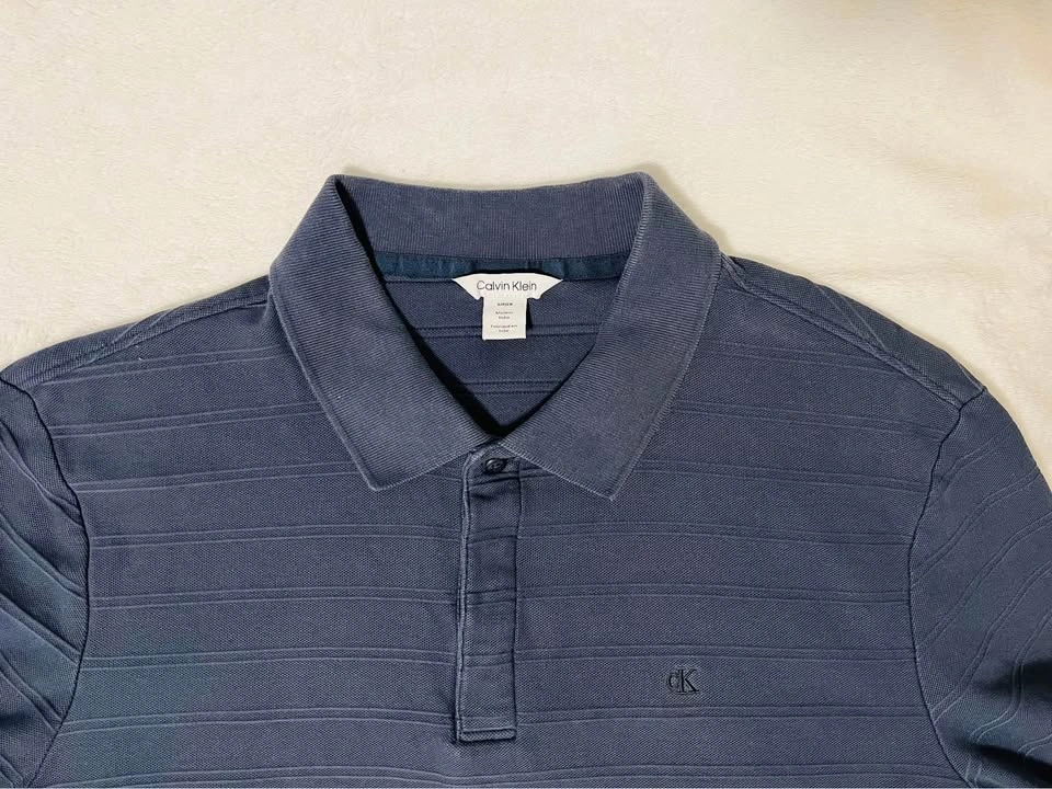 Calvin Klein men’s Tshirt size S - photo 3
