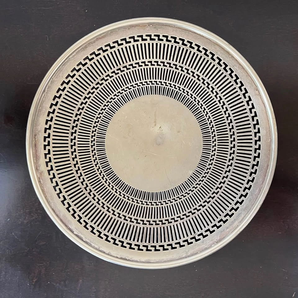 Vintage W.M.Mounts E.P.N.S. Silver Plated Round Footed Tray