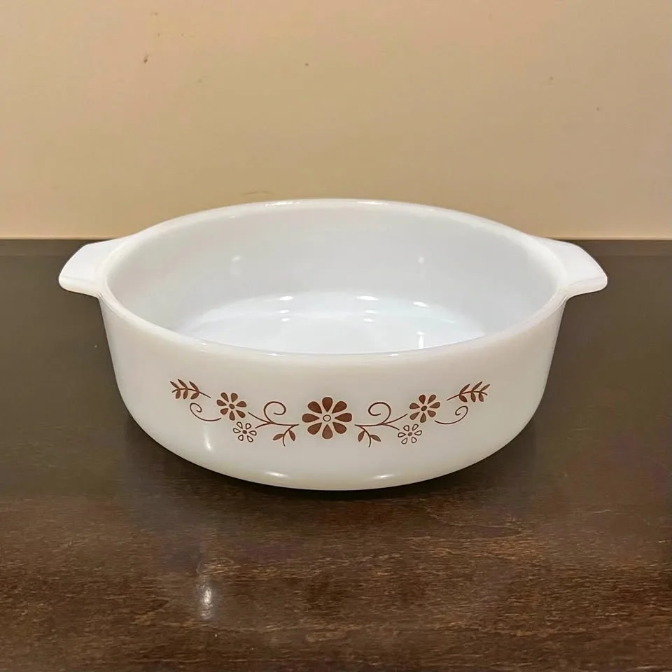 Vintage Dynaware Pyr-O-Rey Milk Glass Casserole Dish