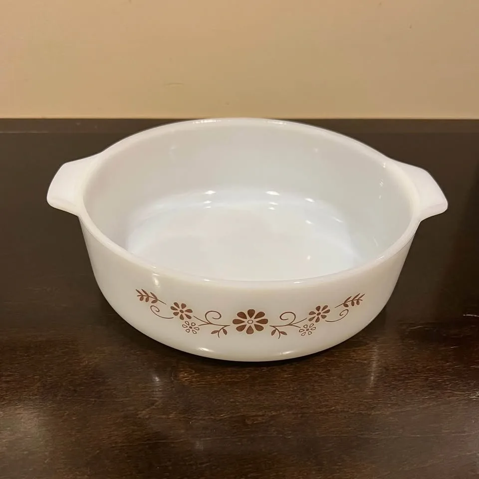Vintage Dynaware Pyr-O-Rey Milk Glass Casserole Dish - photo 2
