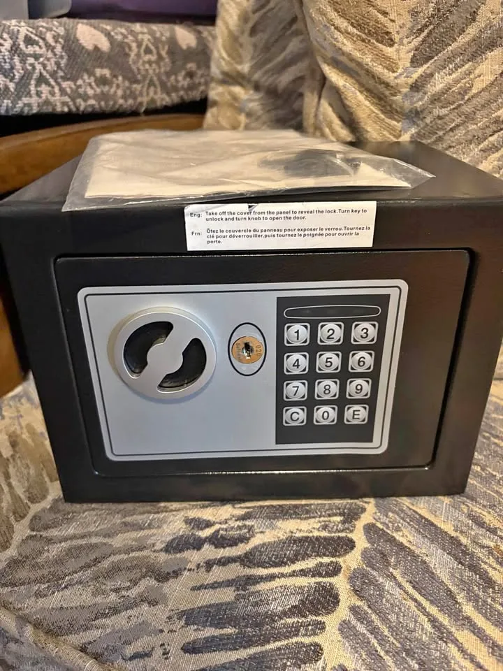Small Safe thumbnail