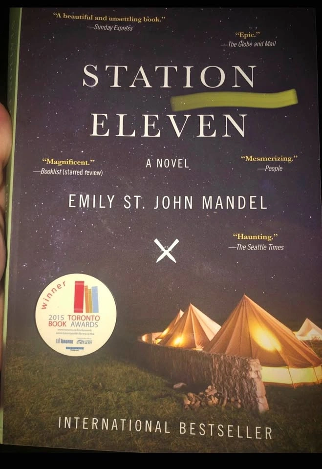 ⚽️ Station Eleven: A Novel by Emily St. John Mandel