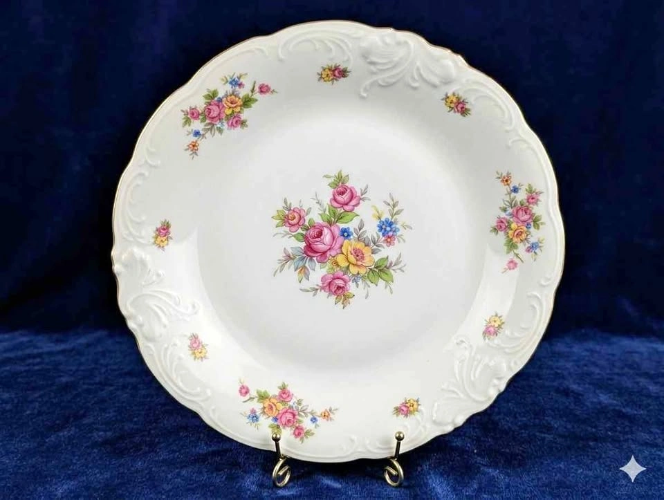 Set of 8 Vintage Wawel Poland Porcelain Dessert / Salad Plates