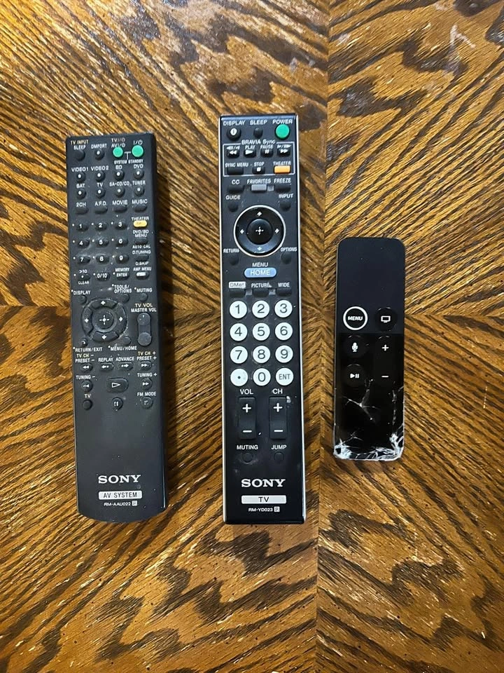 Sony 52" TV, 5.1 Surround Sound, Apple TV 4K & Stand - photo 5