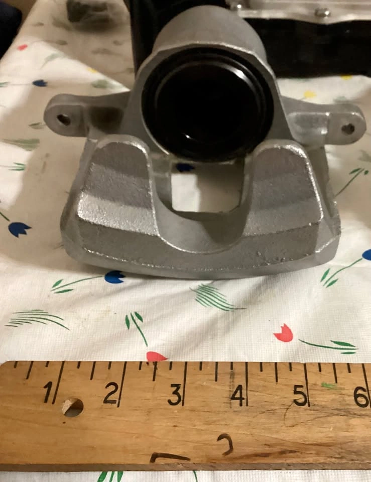 6 Vehicle Parts, willing to separate parts for C$50 each - photo 5