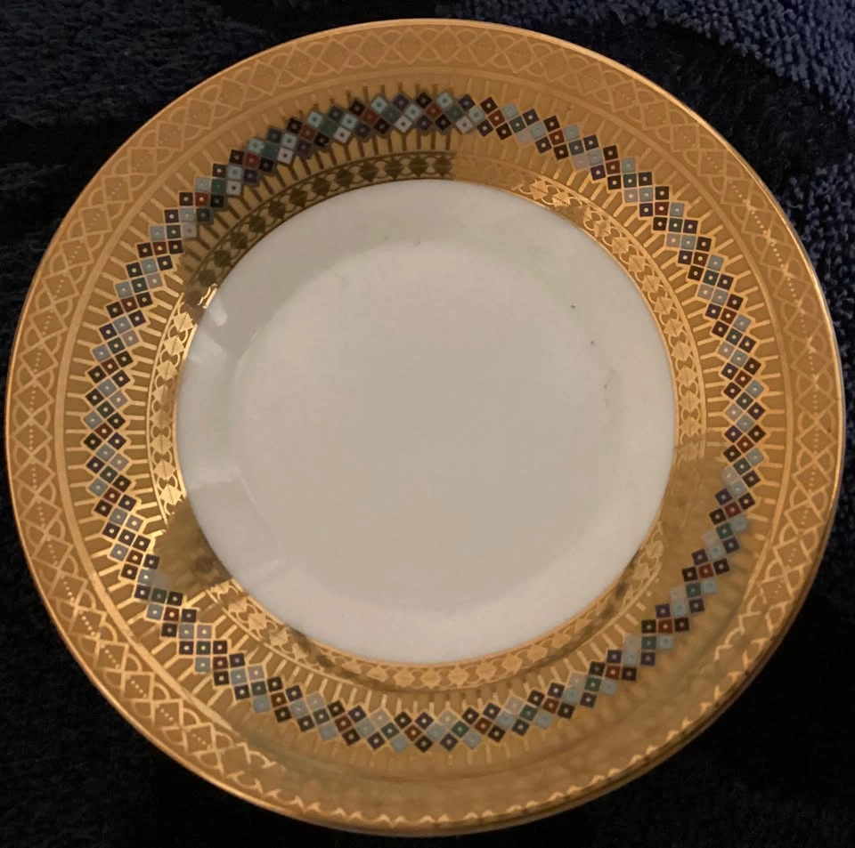12 Pcs. Heavy Gold Plated footed TeaCups & Saucers. China made - photo 5