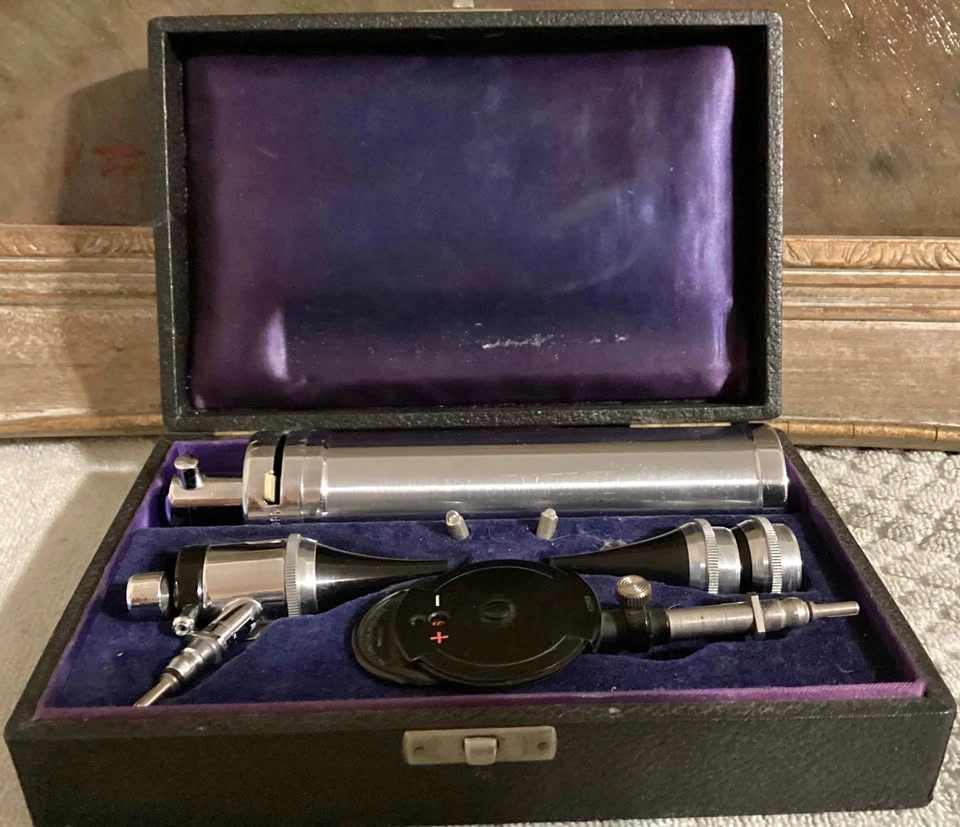 Vintage diagnostic medical set, otoscope/auriscope, Allen & Hans