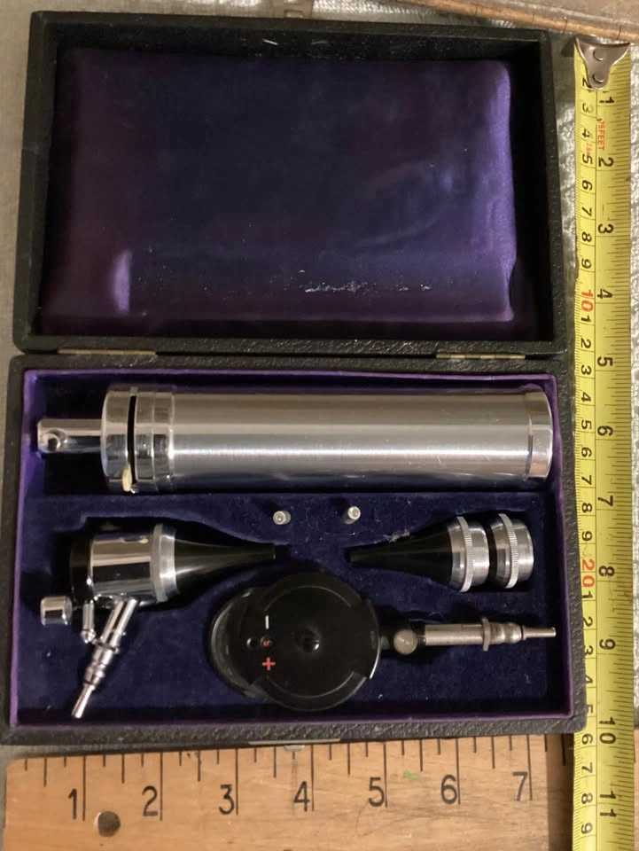 Vintage diagnostic medical set, otoscope/auriscope, Allen & Hans - photo 2