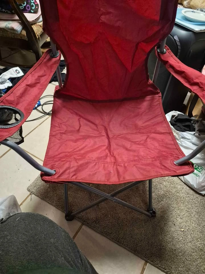 Red Ozark trail folding chair - photo 2