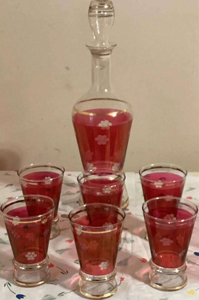 25 pieces CRANBERRY GLASS COLLECTION - photo 5