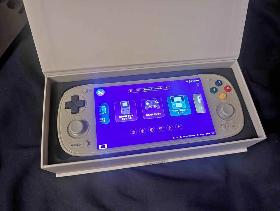 Retroid Pocket 5 - 16bit style - emulator game console