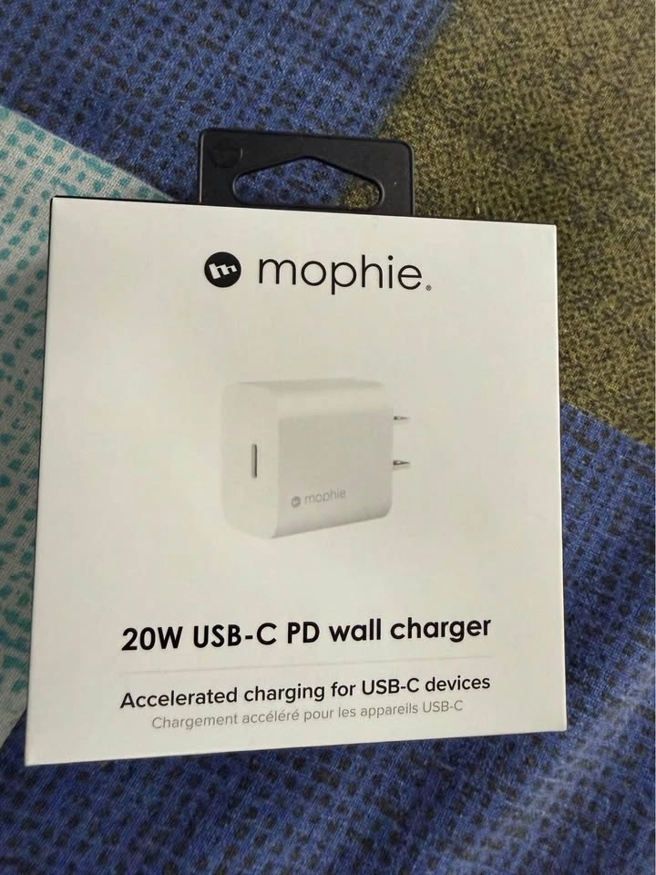 Mophie Charger - Brand New Sealed - photo 4
